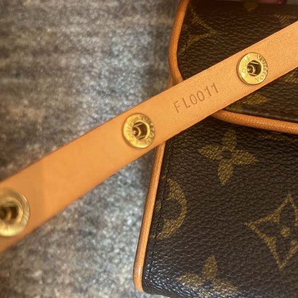 LV Florentine Belt Bag XS - Picture 16 of 16